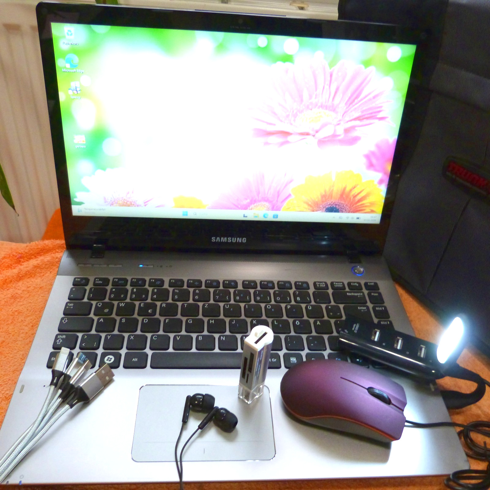 Samsung QX412 14″ METAL Netbook l Windows 11 l SSD NEW l 10GB RAM TURBO i5