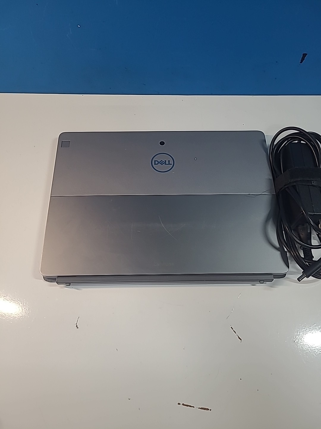 Dell Latitude 7210 Core i7-10610U 1.80GHz 16GB 256GB SSD Touch Screen W/adaptor