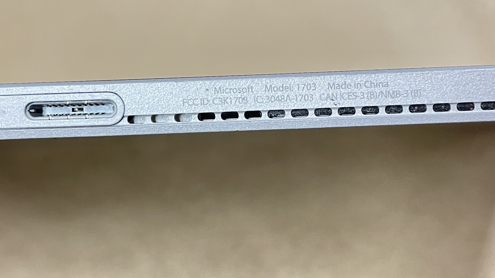 Microsoft 1703 Surface Book * No Power- For Parts Only