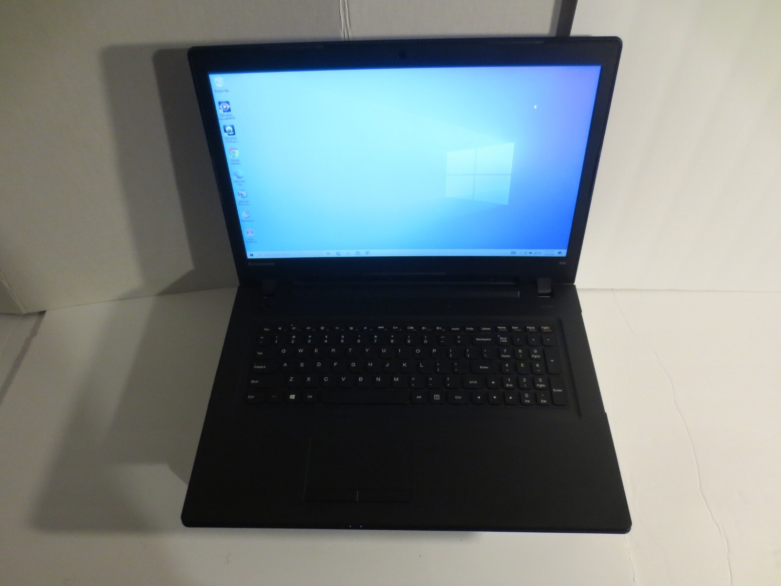 LENOVO IDEAPAD 300-17ISK- 17.3 CORE i5-6200U@2.30GHz 8GB RAM 1TB SSD WIN10