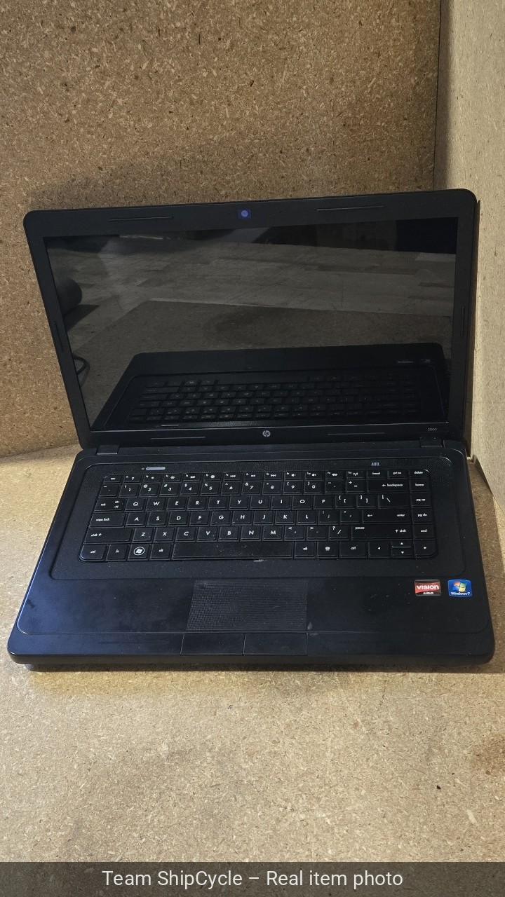 HP 2000 156 Laptop AMD E350 3GB RAM 320GB HDD Windows 7 DVDRW 817 G2U