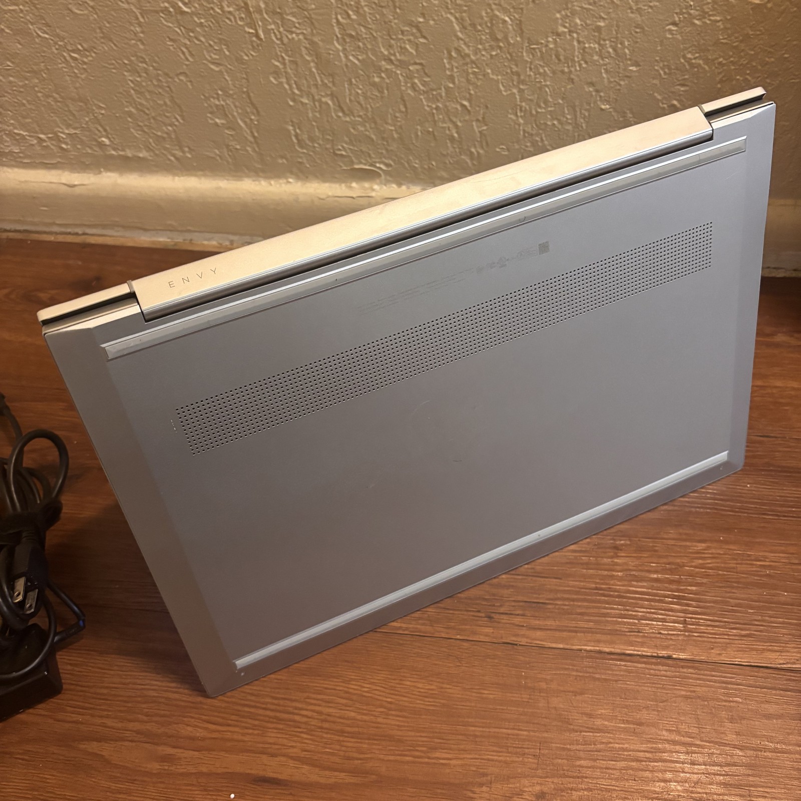 HP Envy 17m-cg0013dx Laptop i7-1065G7 1.3GHz 12GB 512GB SSD NVIDIA CRACKEDSCREEN
