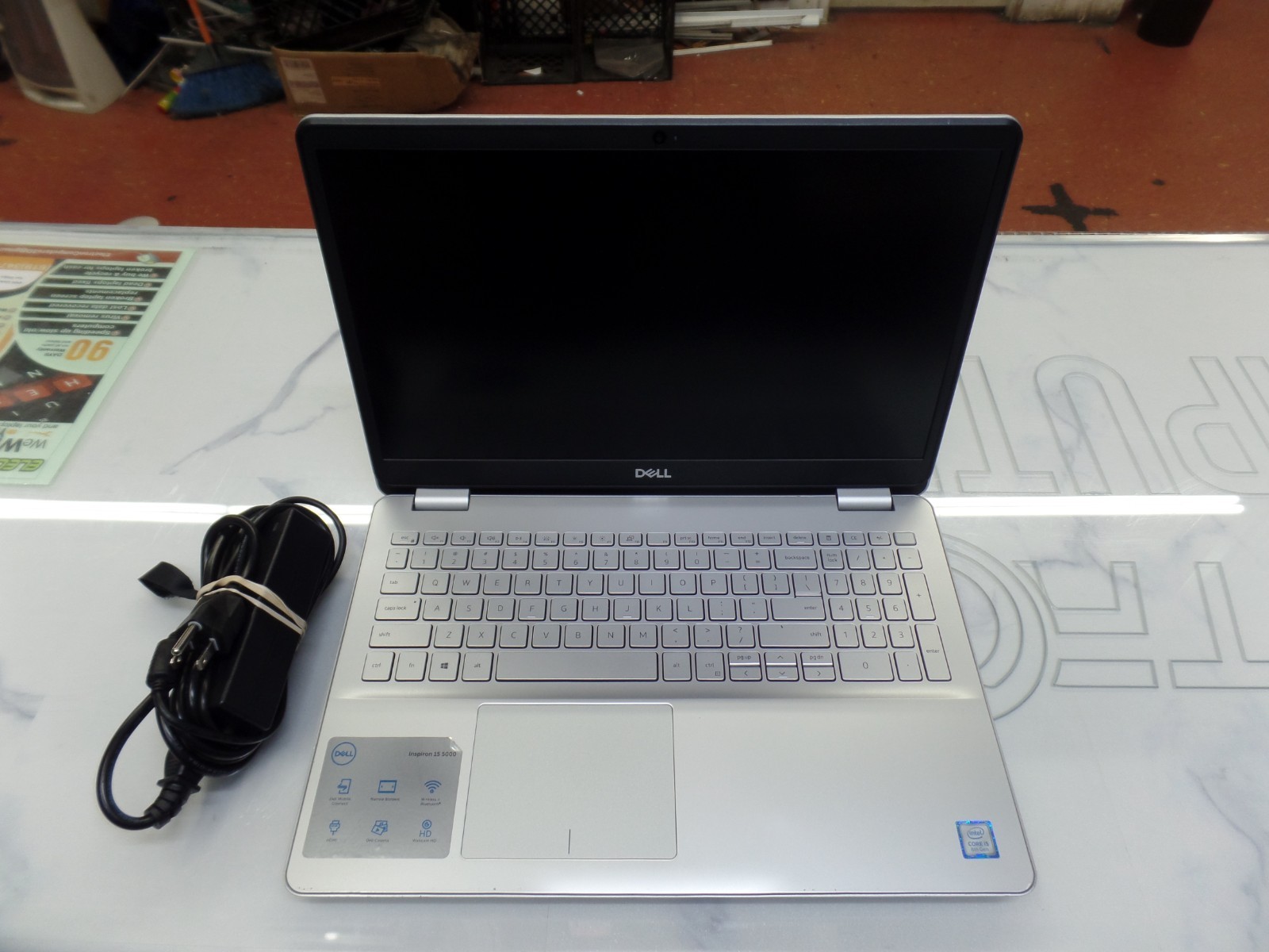 Dell Inspiron 15 5584 15.6″ i5-8265U @1.60GHz 16GB 256GB SSD Win11 1080 FHD