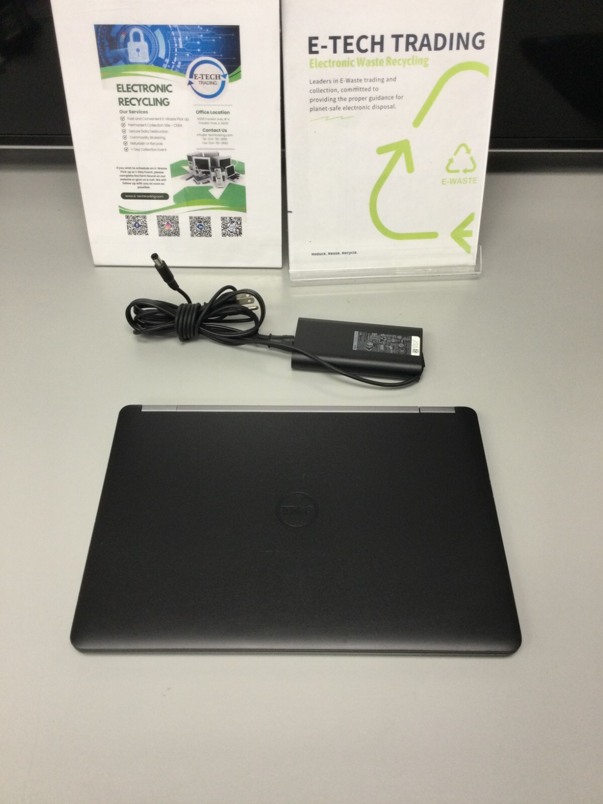 Dell Latitude E7470 14″ 128 SSD Core i5 6th Gen 2.40GHz 8GB windows 11 pro
