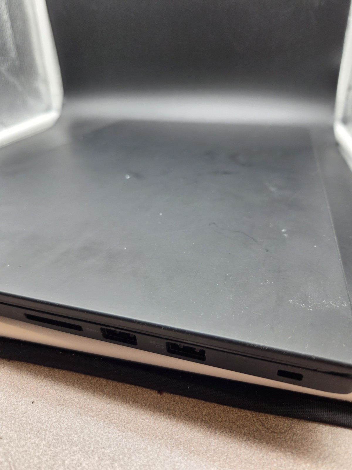 Lenovo ThinkPad P1 Gen 1 15 FHD i7-8850H 2.60GHz 16GB 512GB Quadro P1000 4GB