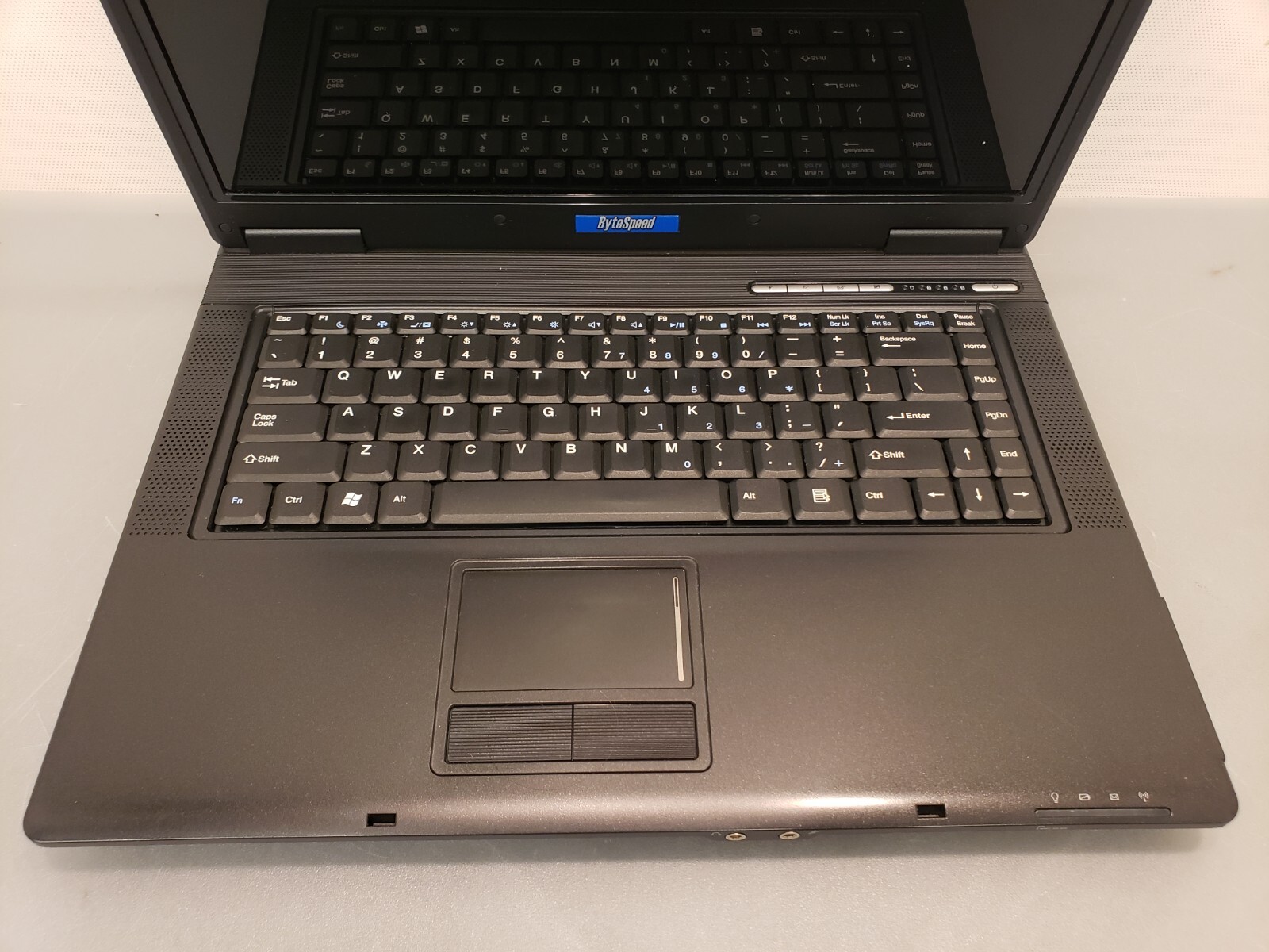 ByteSpeed Laptop Z96Fm 1.66GHz 2GB RAM 100GB 15.6″ Wide Glossy WinXP – Clean