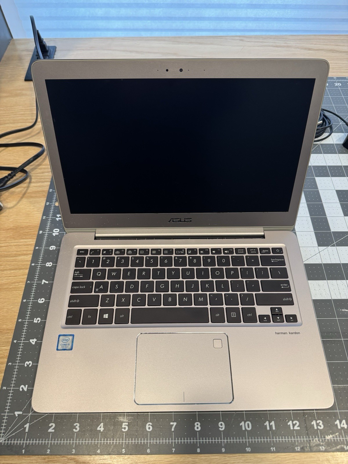 ASUS UX330UAK ZenBook – Intel i5‑7200U 8GB RAM 256GB SSD Windows 10