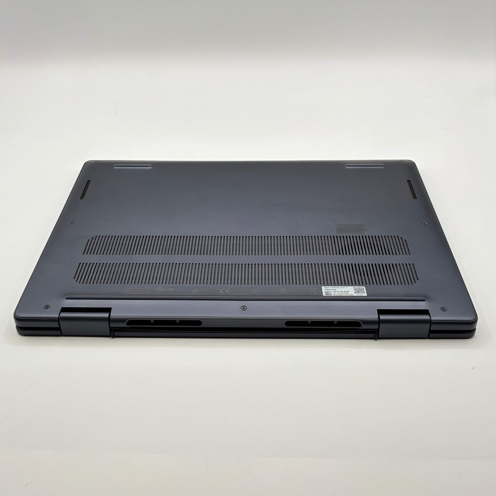 Dell 14 Plus 2 in 1 14in AMD Ryzen AI 7 16GB 1TB DB04255 Black BROKEN LCD