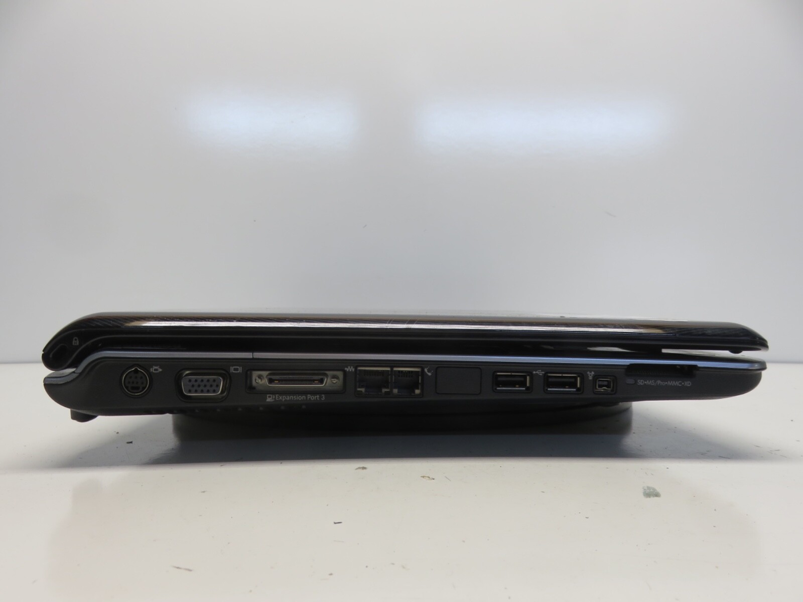 HP Pavilion DV9500 Laptop AMD Turion 64 X2 2GB NO HDD No Batt