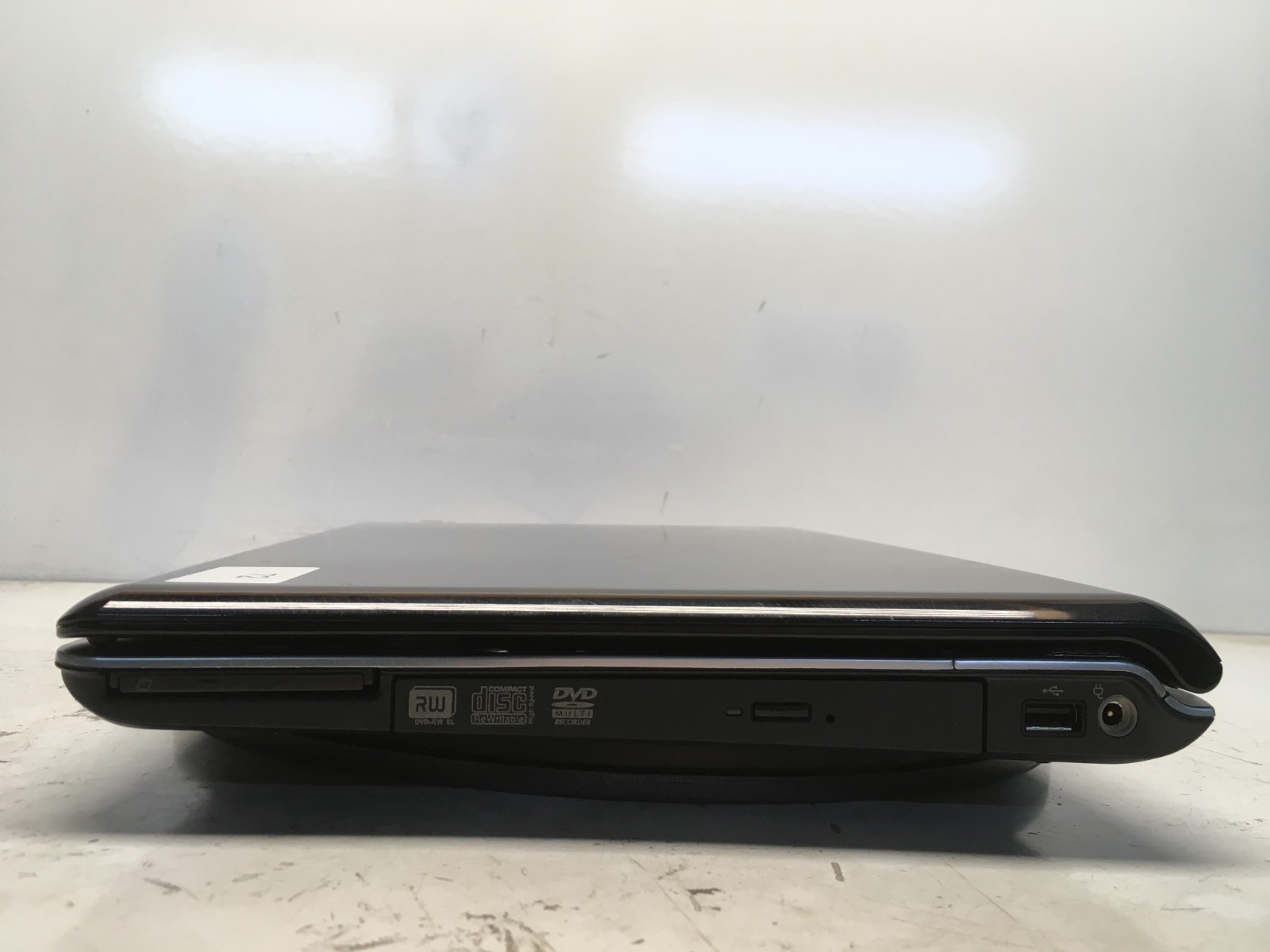 HP Pavilion DV6305US AMD Turion 64 X2 TL-50 1600MHz 2 GB NO HDD