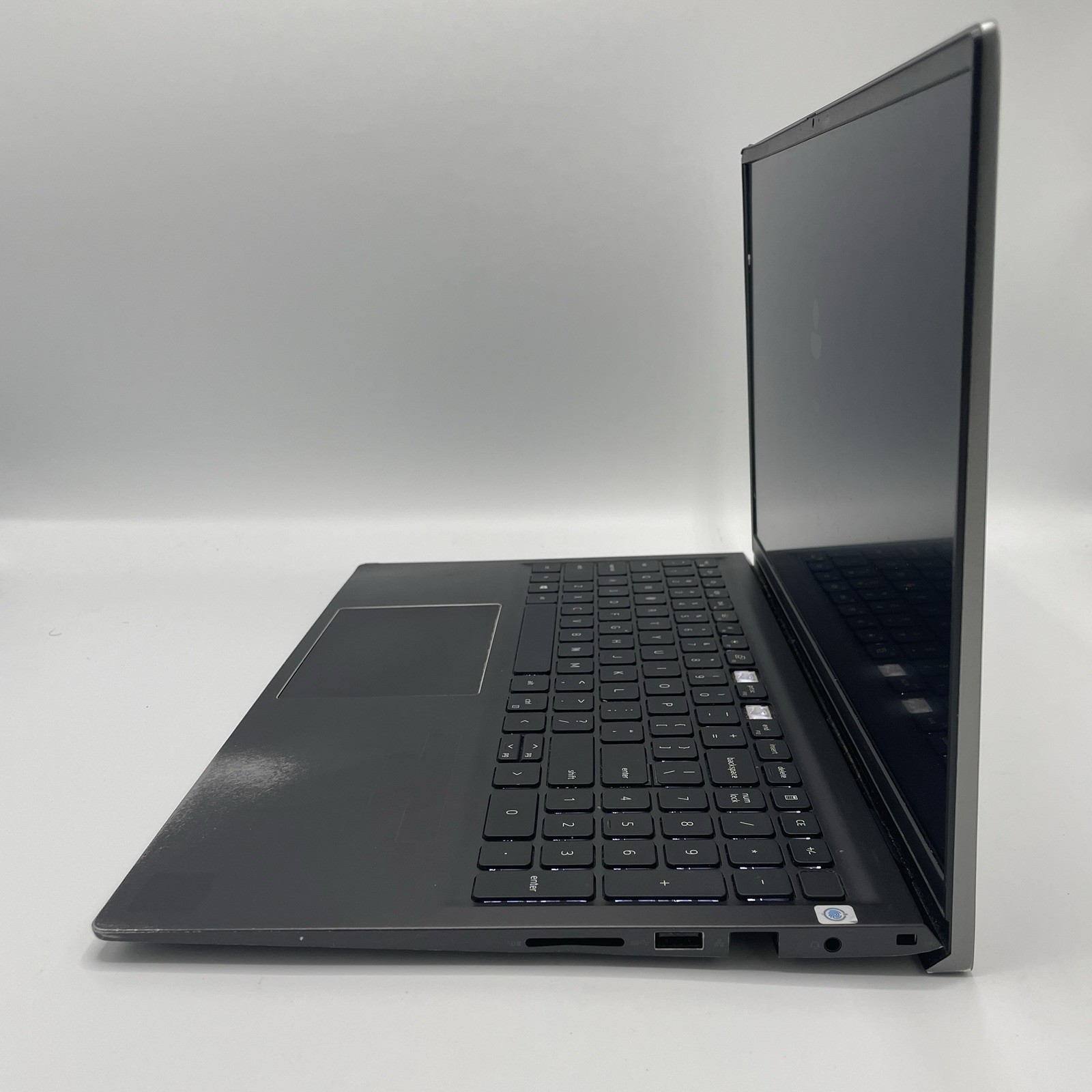 Dell Vostro 15 5510 i5-11300H 8GB RAM 256GB SSD Windows 11 Pro – READ