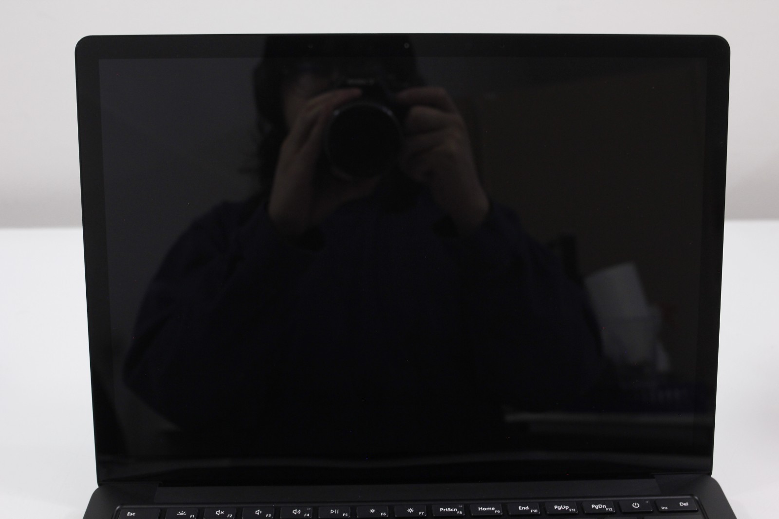 Microsoft Surface Laptop 4 13.5″ i7-1185G7 16GB 512GB Win 11 Pro Touch *READ