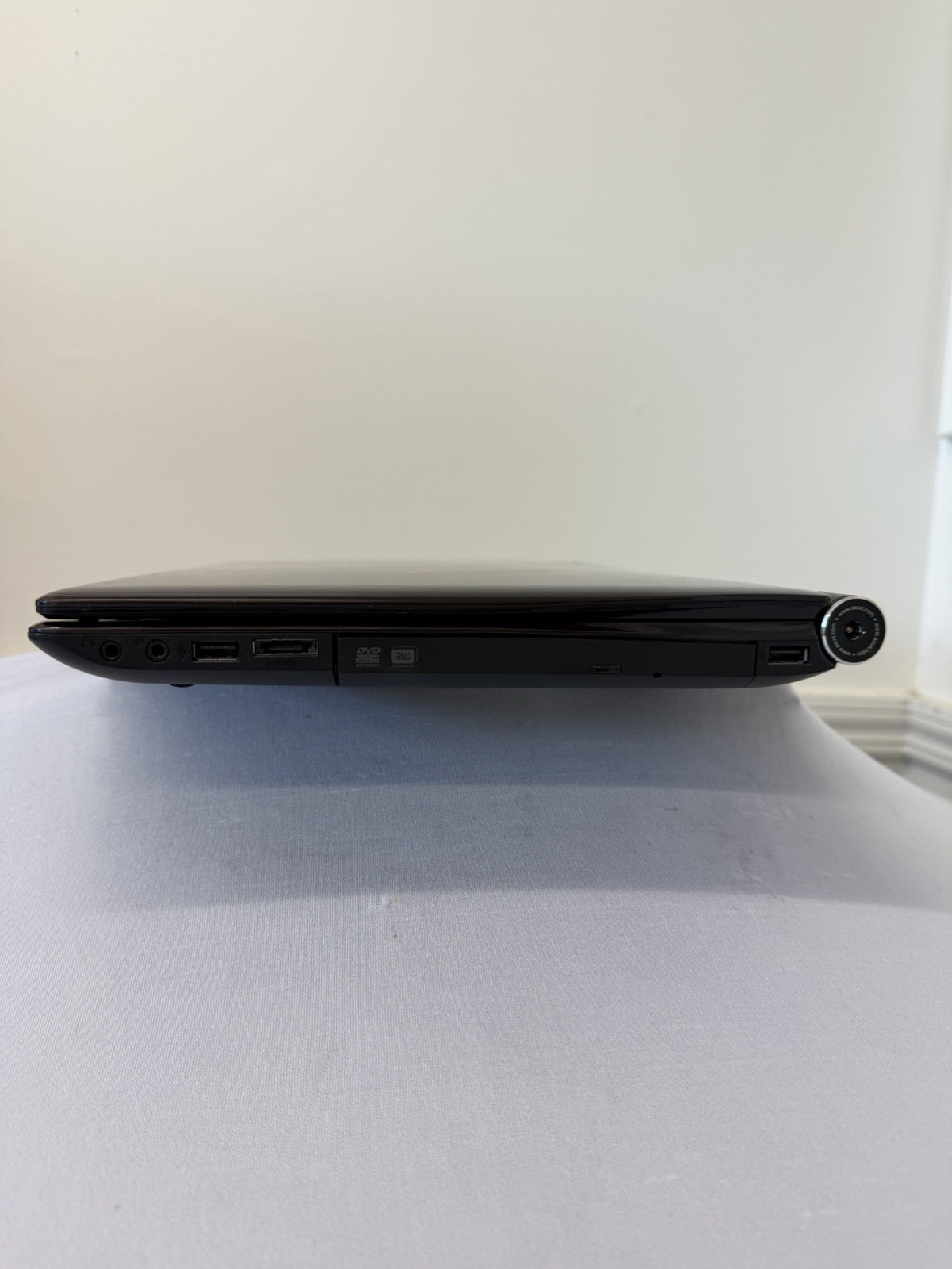 Asus U50A Laptop – Good Screen – Intel Duo T6600 – Read Des