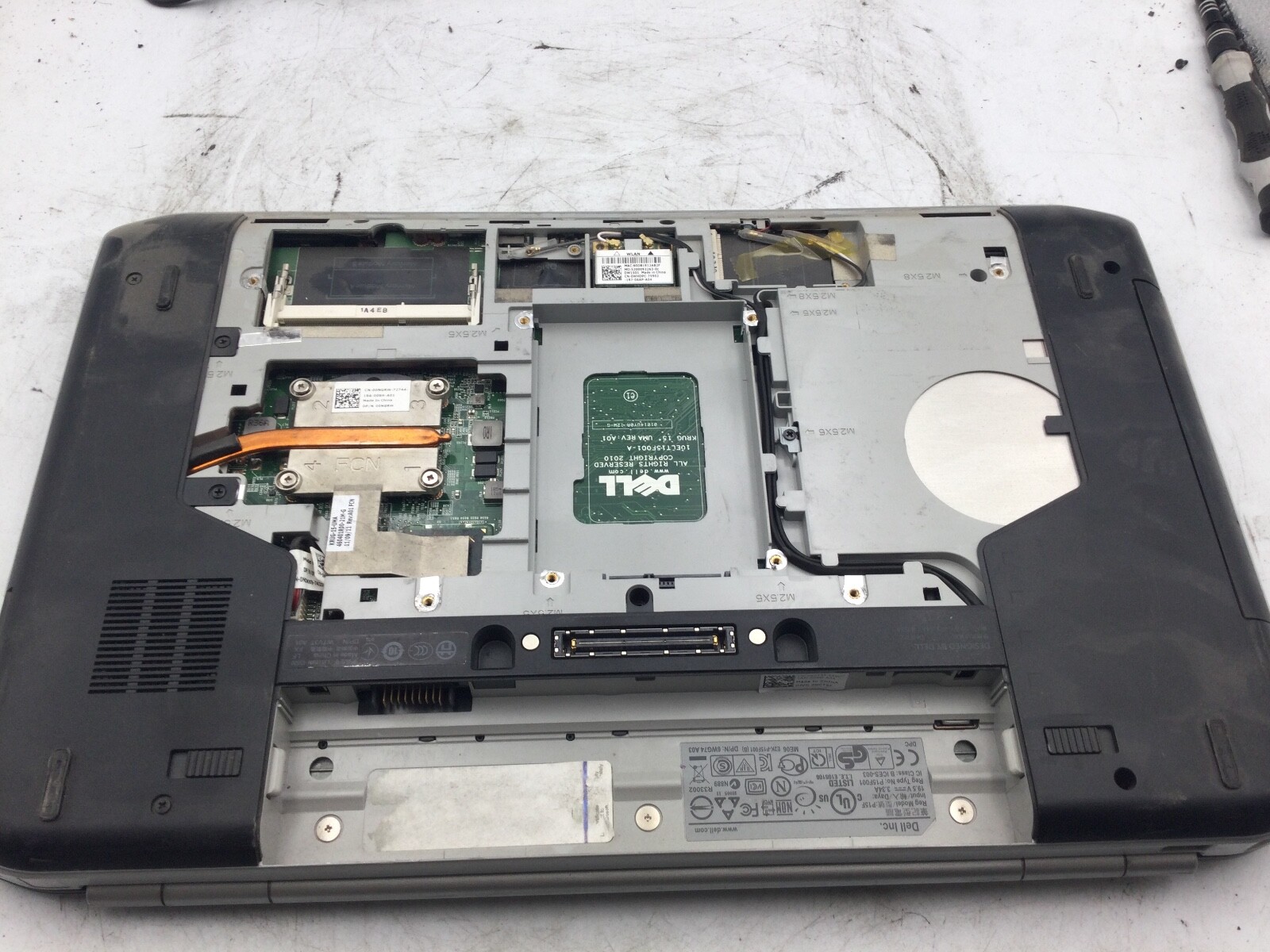 DELL LATITUDE E5520 – BOOTS TO BIOS – INTEL I5 2520 – NO RAM – BAD LCD – READ-BB