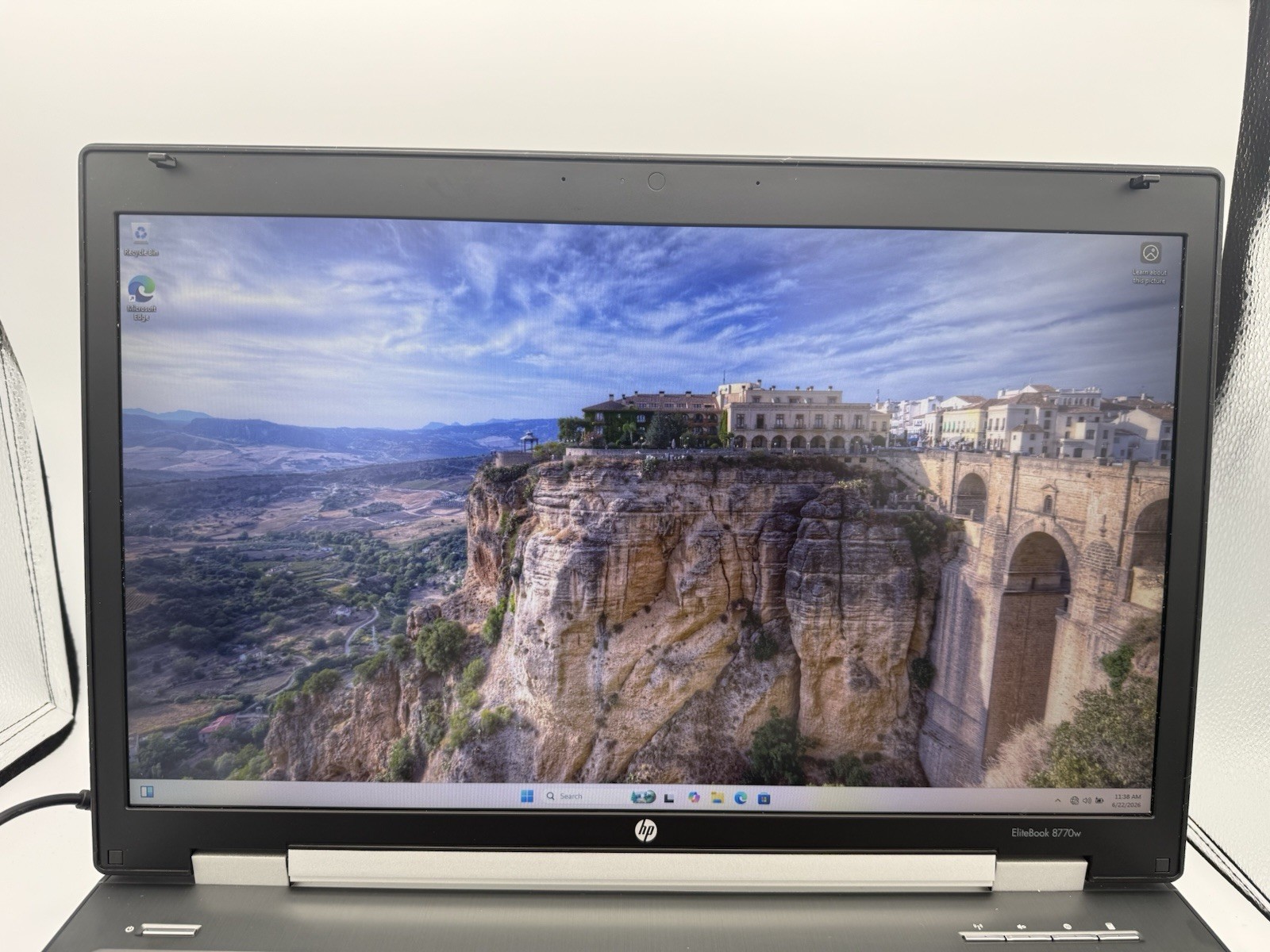 HP EliteBook 8770W 17.3″ MW i7-3740QM 2.7GHz|16GB|500GB|No AC|No Wireless