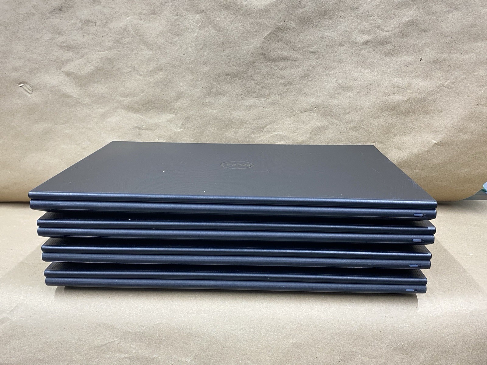 Lot of (4) Dell Inspiron 3542 – 15.5″ HD – i3-4030U – No RAM – NO HDD/ OS – READ