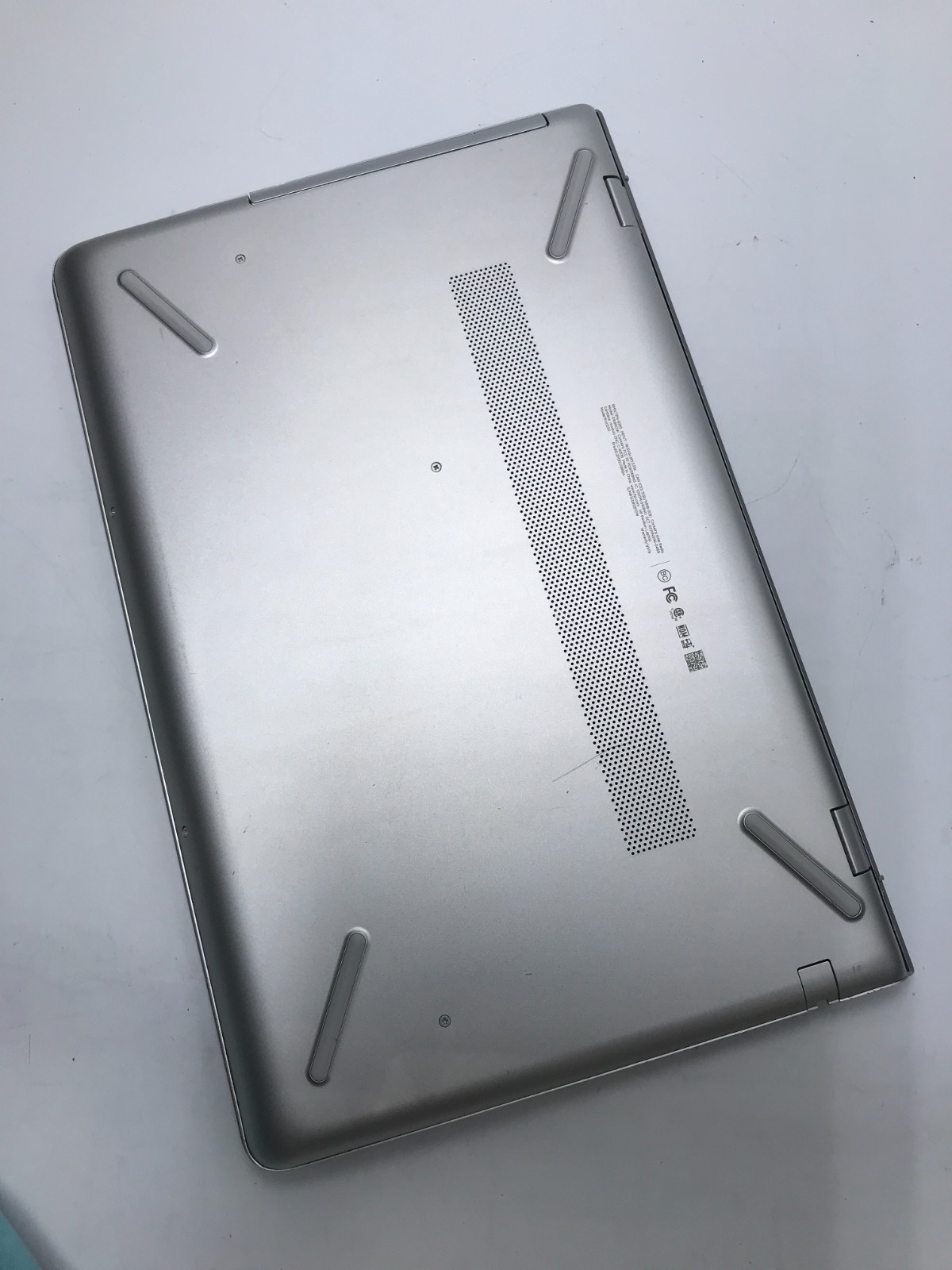 HP Pavilion 15-cc123cl|i5|12GB 1TB HDD|W11H|(L-11)