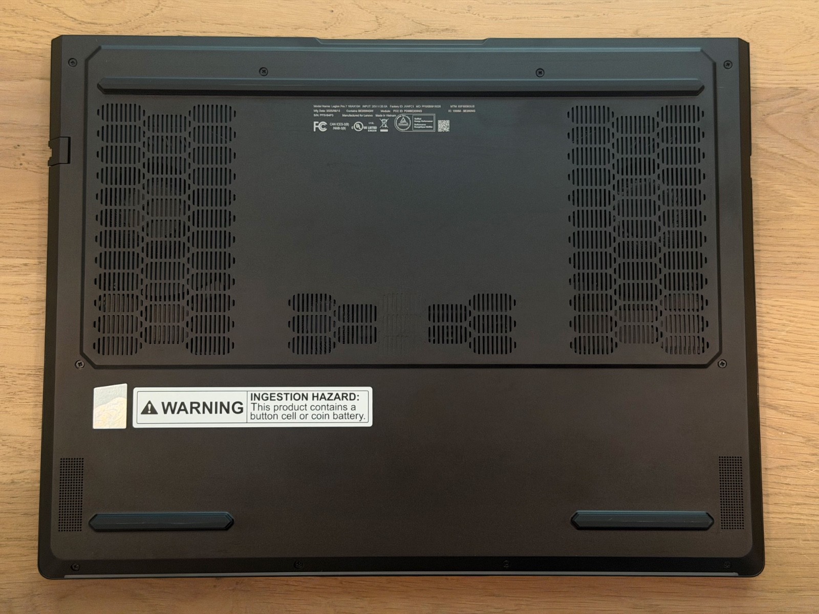 Lenovo Legion 7i RTX 5090 64GB 2TB 16″ Intel Ultra 9 (Mint Condition) Warranty