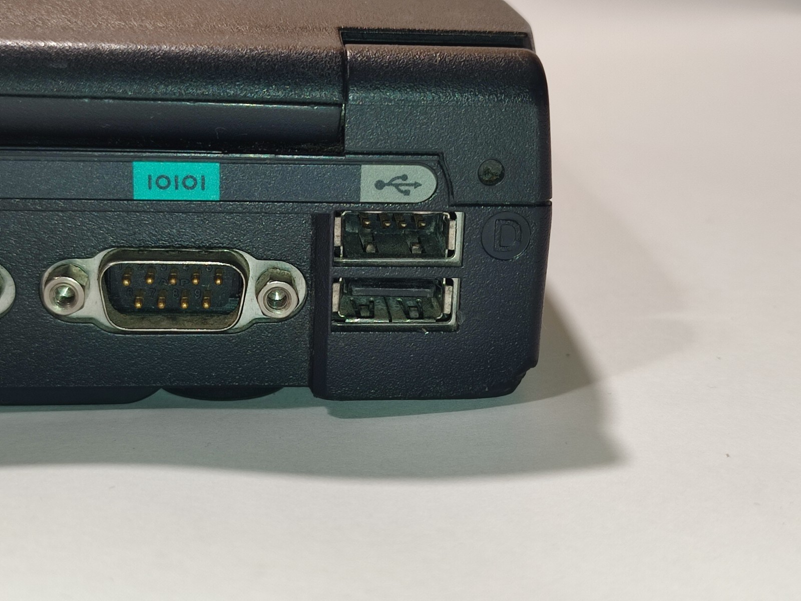 Vintage DELL INSPIRON 8000 PP01X /ATI Mobility 32MB /Windows XP /Laptop&Charger
