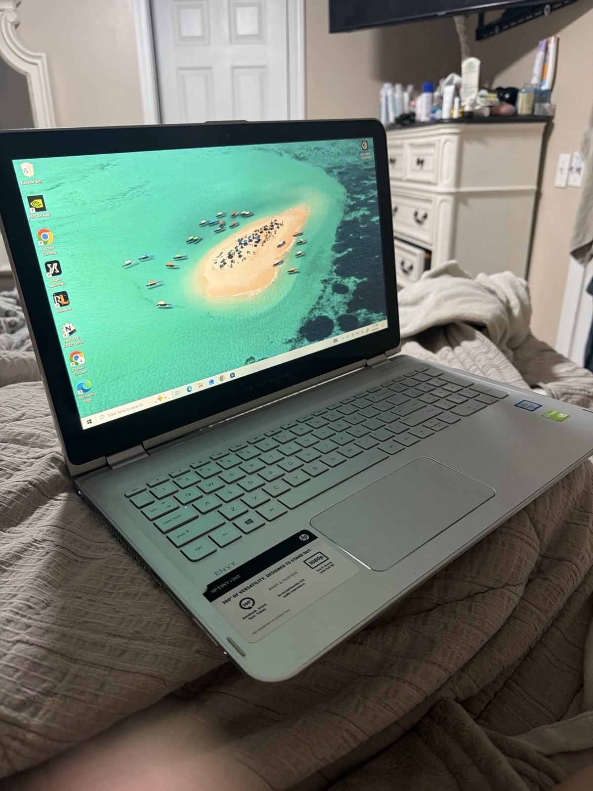 HP ENVY x360 2-in-1 Laptop 15.6″ Touchscreen Intel i7 Silver Windows 10