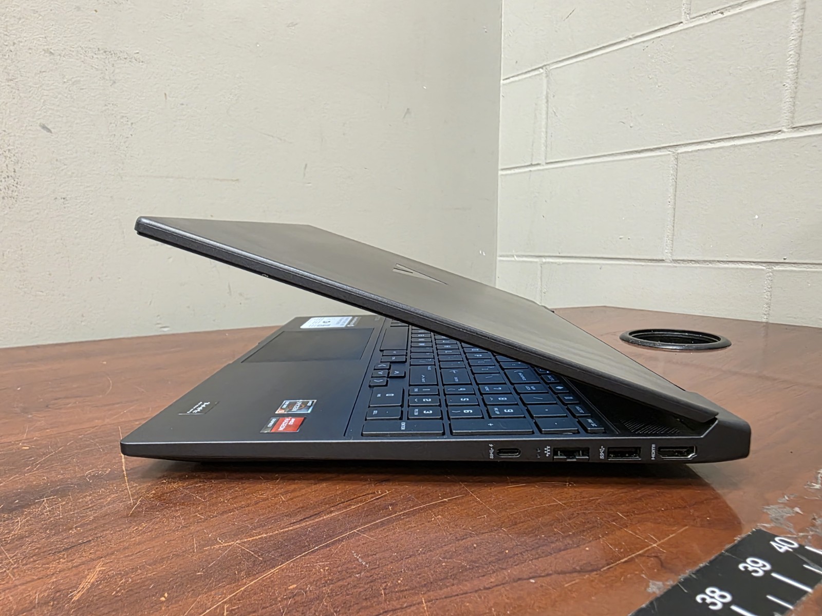 HP Victus 15-fb2063dx 15.6″ Ryzen 5 7535HS 8GB RAM 512GB SSD