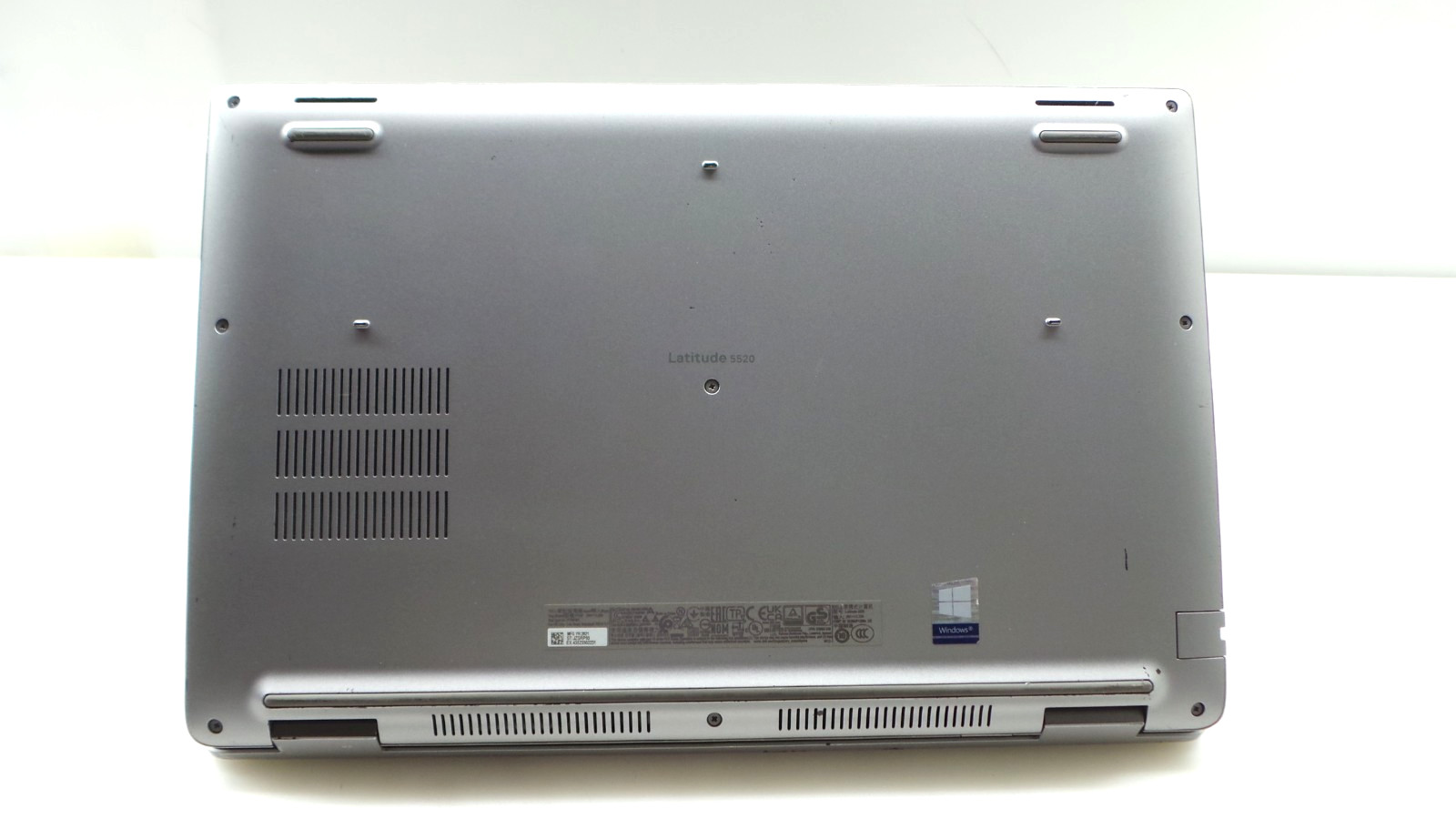 Dell Latitude 5520 15.6″ | i7-1165G7 2.80GHz | 16GB RAM 512GB NVMe | WIN 11 PRO