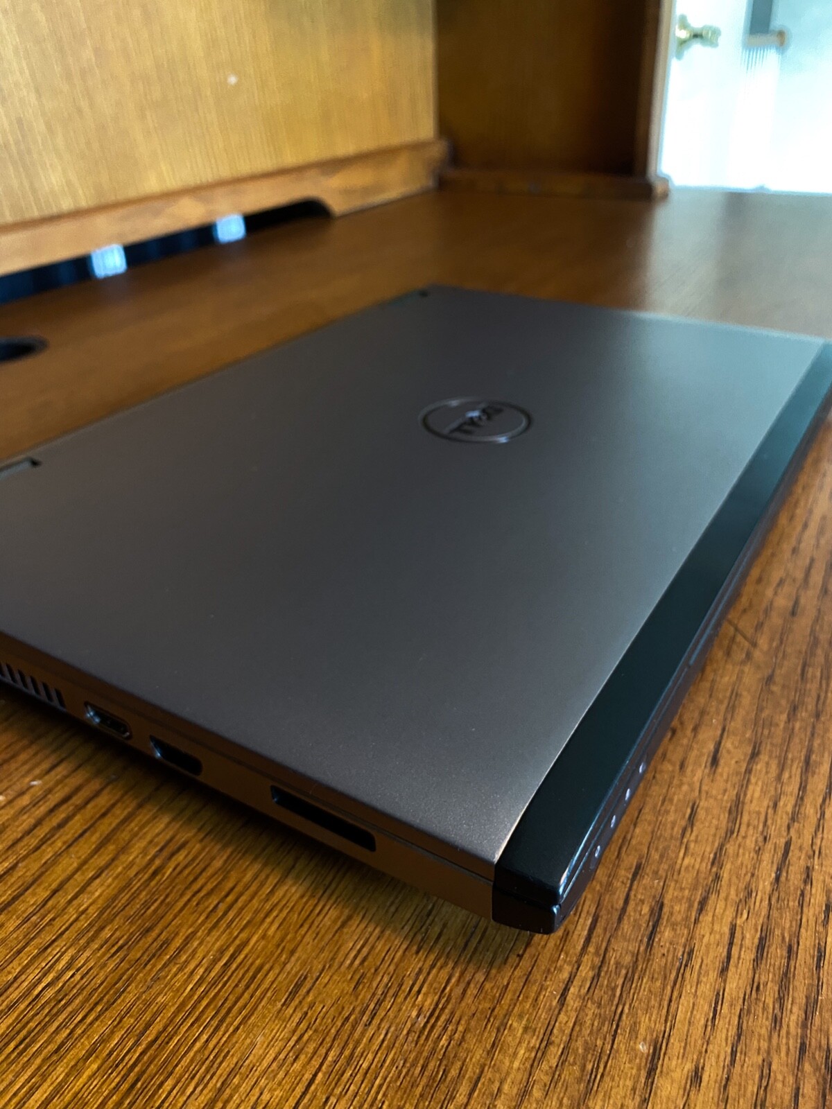 Dell Vostro 3550 15.6in. (320GB, Intel Core i3 2nd Gen., 2.1GHz, 4GB)…