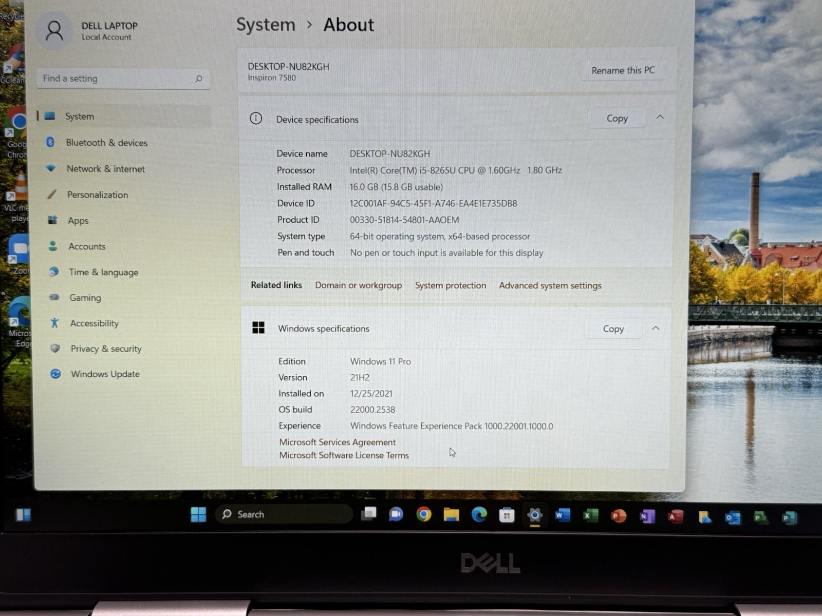 Dell inspiron 7580 i5 8265U 1.6GHz 16GB RAM 256GB SSD