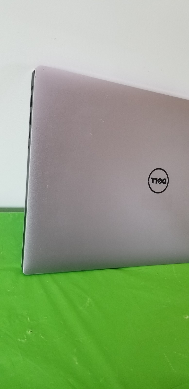 Dell XPS 15 9570, Intel Core i7-8750H @ 2.2GHz, 32GB RAM, 512GB SSD,WIN 11 Pro,