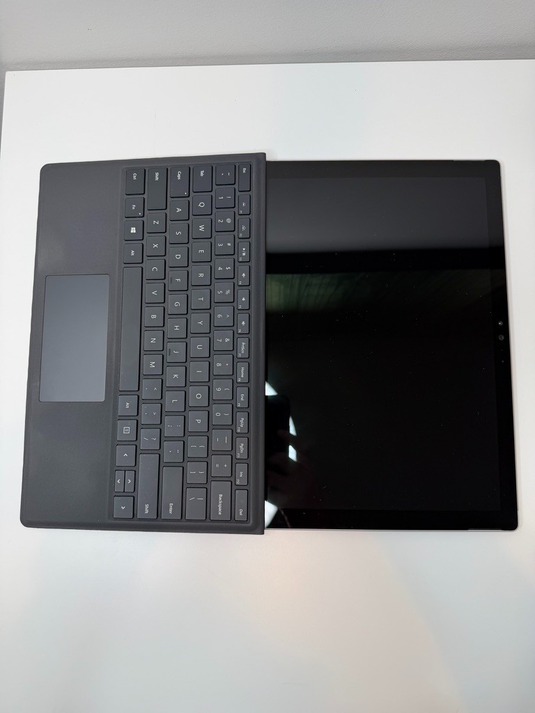 Microsoft Surface Pro 4 – i7 – 16GB RAM – 256GB + Dock + Ethernet Adapter Bundle