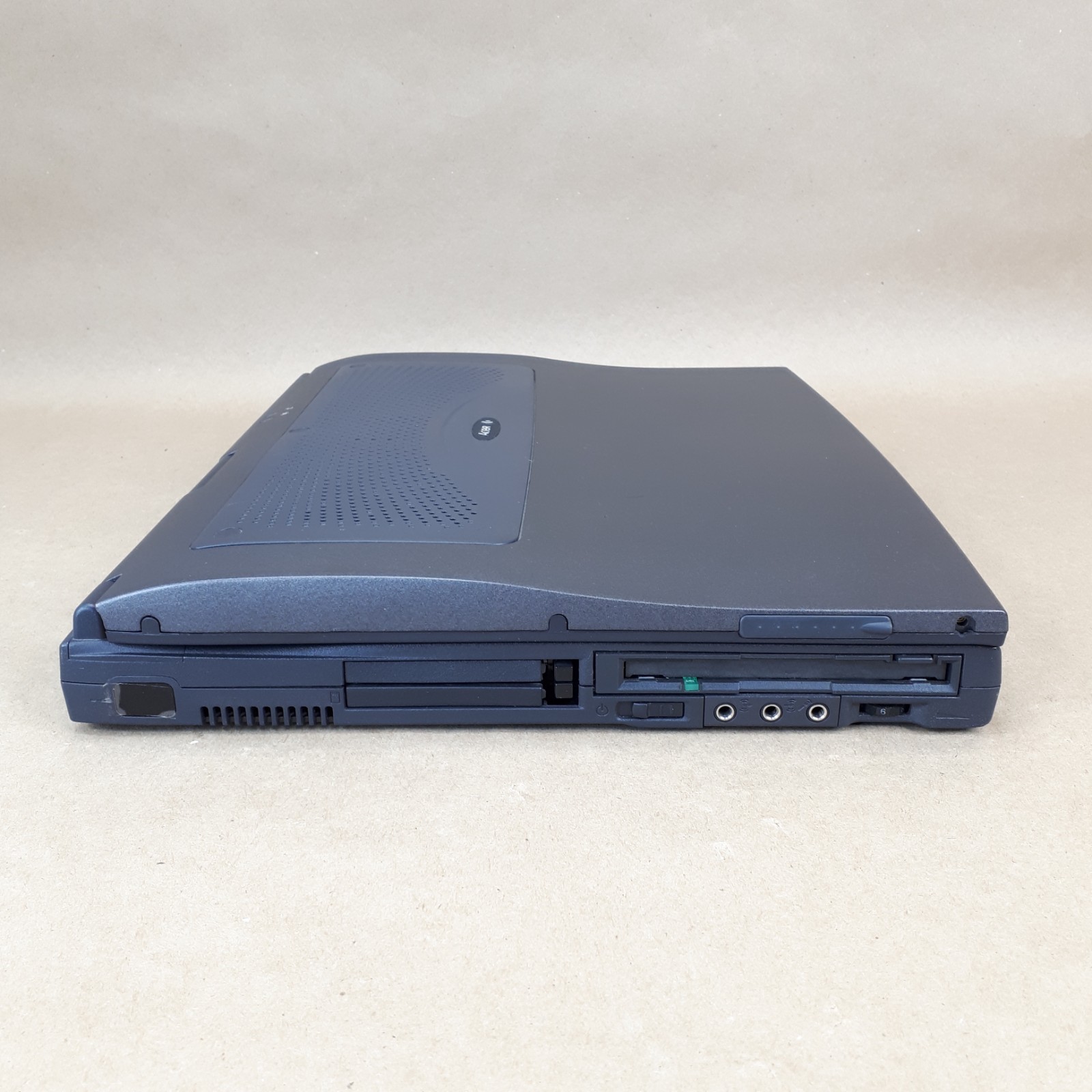 Vintage Acer TravelMate 737TLV 15” Laptop Pentium III 256MB RAM Boot/BIOS No HDD
