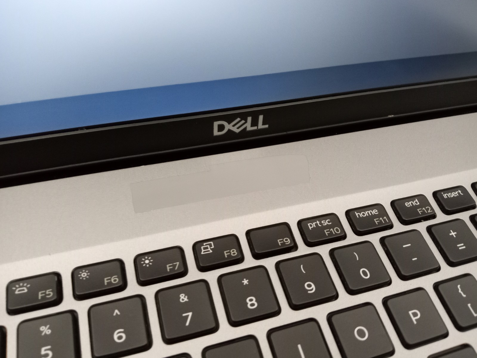 Dell Latitude 5510 15″ Intel i7-10810U 4GB RAM 128GB SSD Windows 11 – READ -RR