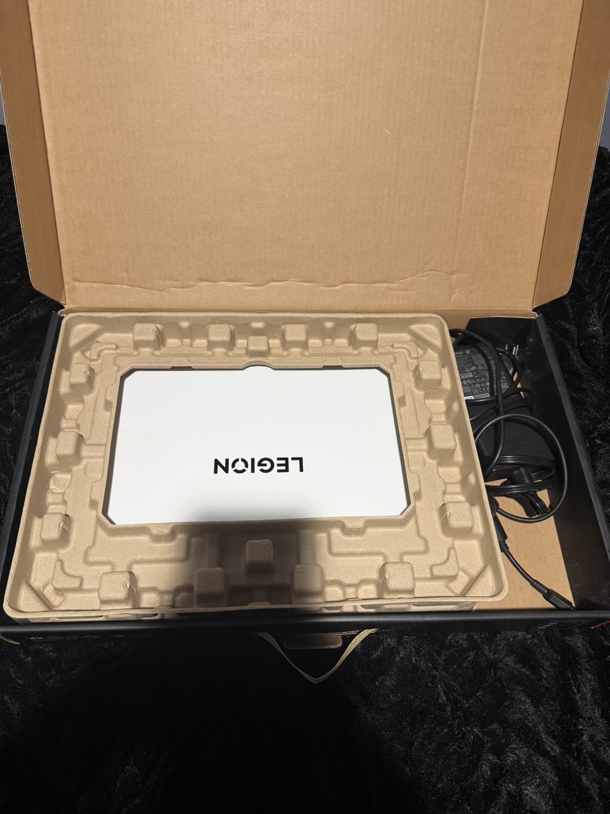 Lenovo Legion 7i Gen 10 RTX 5070 Core Ultra 9 32GB 1TB w/ Box & Warranty