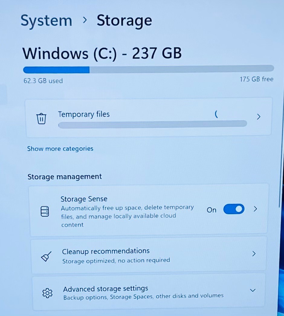 HP Pavilion x360 14-ek2000nr Windows 11 Home 256GB 2-in-1 Touchscreen Laptop