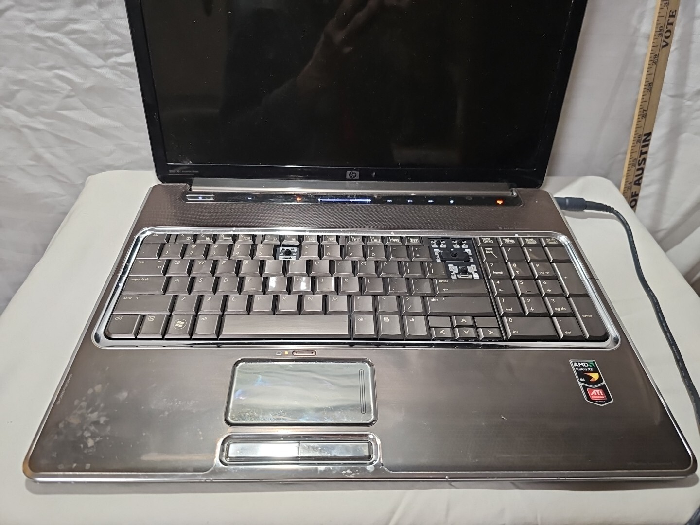 HP PAVILLION dv7-1260us. PARTS OR REPAIR. 17” SCREEN.