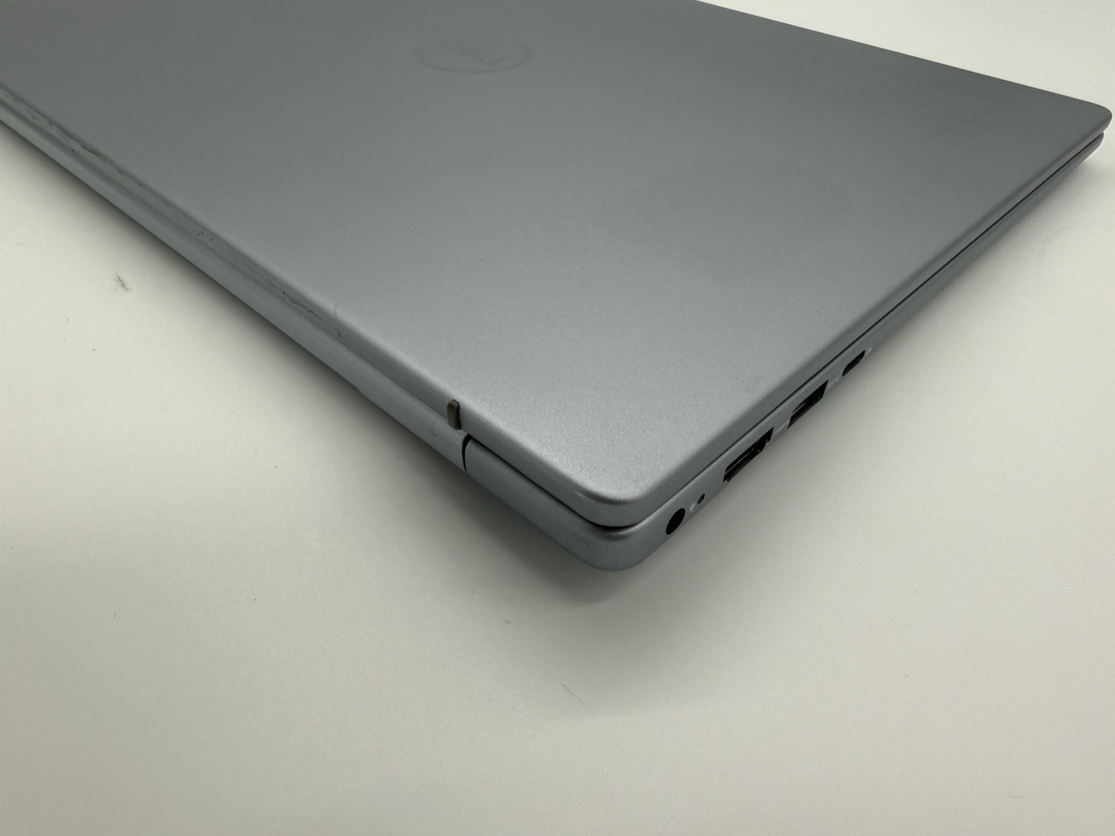 Dell inspiron 14 5440 14″ Core 7 150U 1.8GHz 16GB RAM 1TB SSD English + Japanese