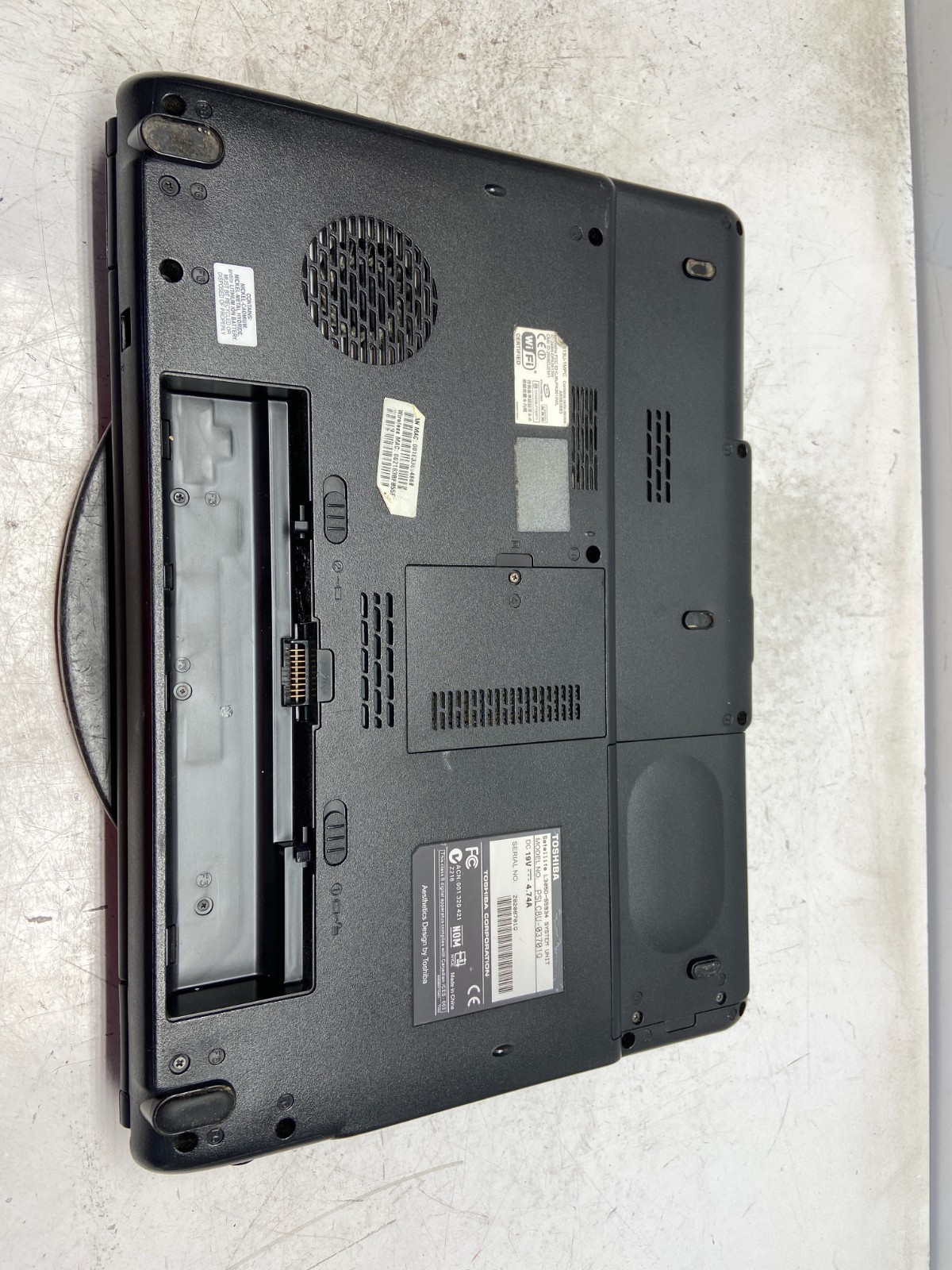 Toshiba Satellite L305D-S5934 AMD Turion X2 RM-70 2GHz 1 GB NO HDD