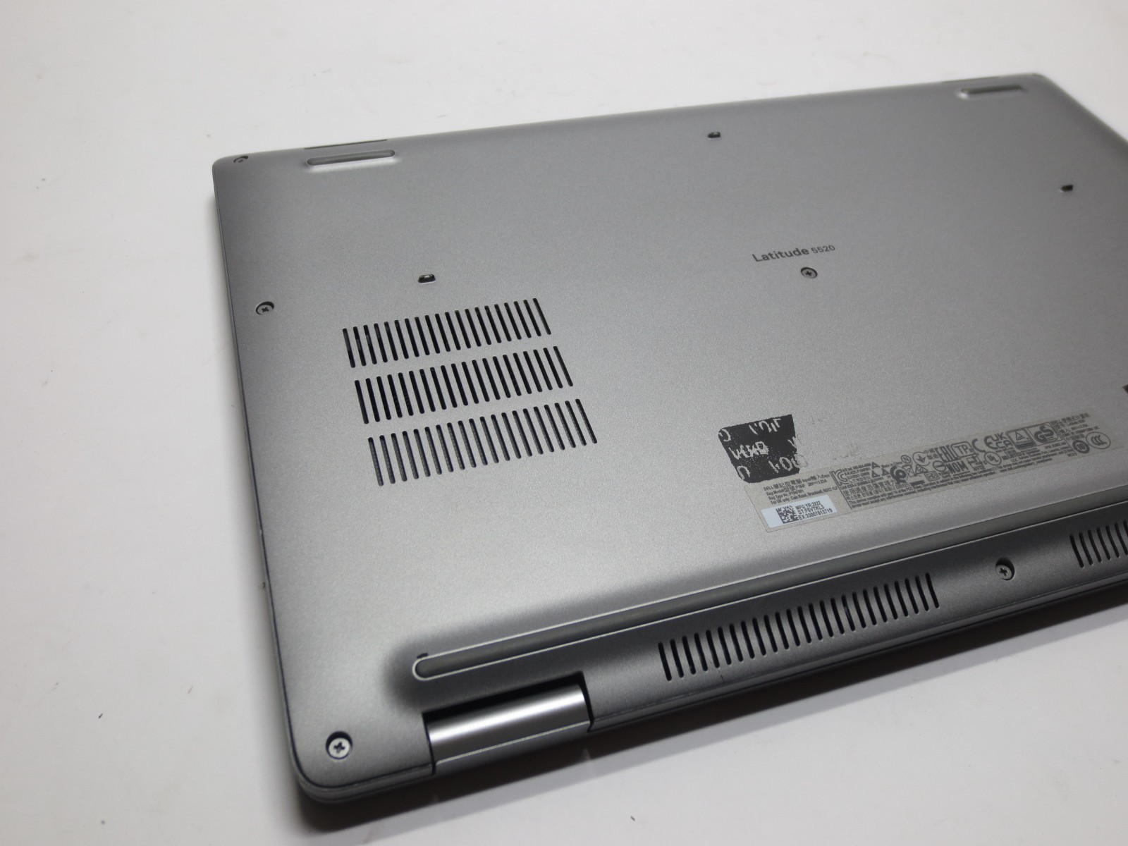 Dell Latitude 5520 15.6” 1.8GHz i7-1185G7 16GB RAM 512GB NVME SSD WIN11 WiFi FHD