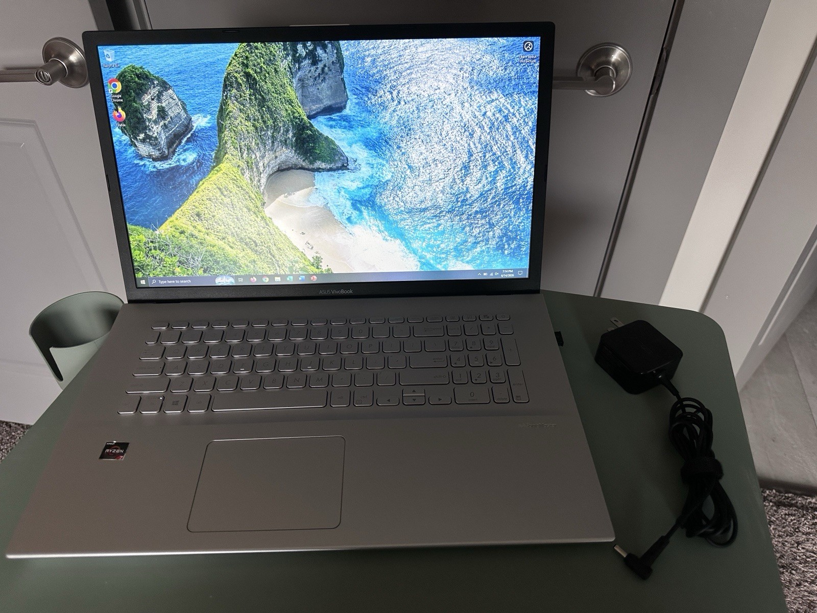 ASUS VivoBook 17.3″ Ryzen 7 3700U 12GB RAM 512GB SSD Win 10 Pro Gray