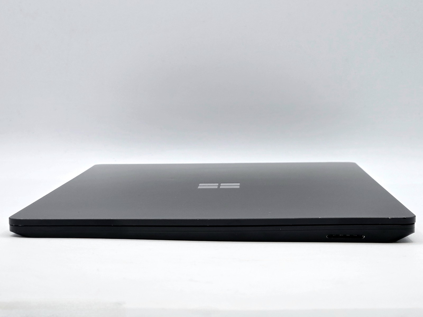 Microsoft Surface Laptop 3 13″ 2256 x 1504 Touch I7-1065G7 256GB SSD 16GB W11