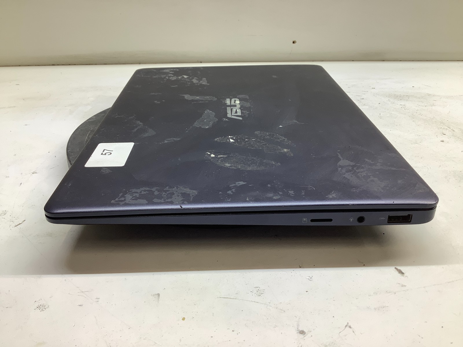 Asus Zenbook UX331F Intel Core i7-8565u 1.8GHz 8GB NO HDD