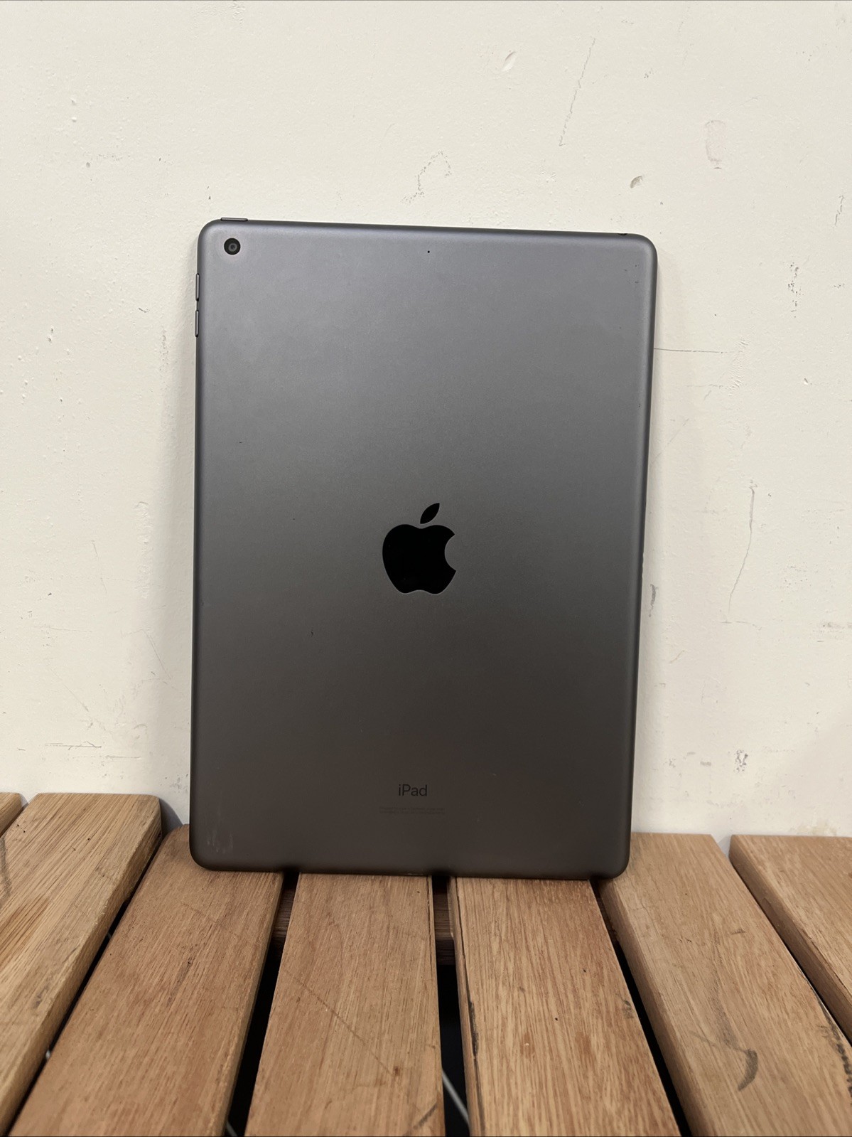 Apple iPad | 7th Generation | 10.2″ Retina | 32 GB | Model: A2197
