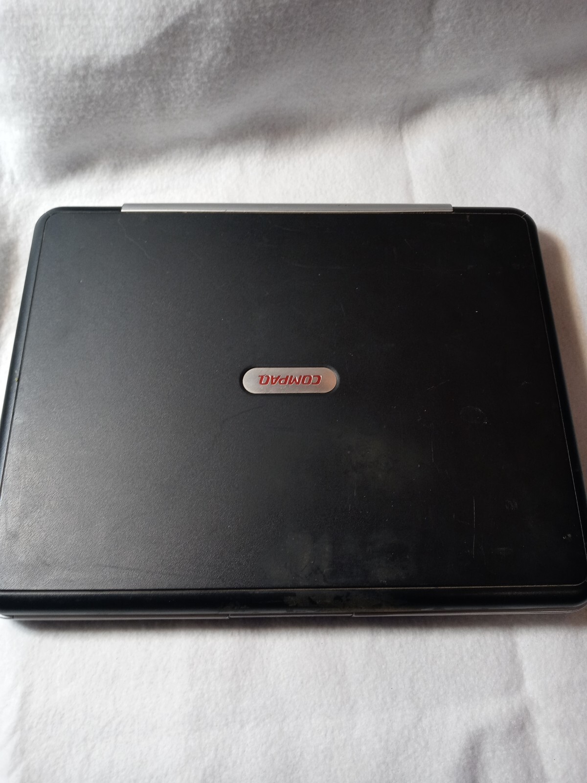 Compaq Presario R4000 15 1/2″ Laptop Windows XP PARTS ONLY