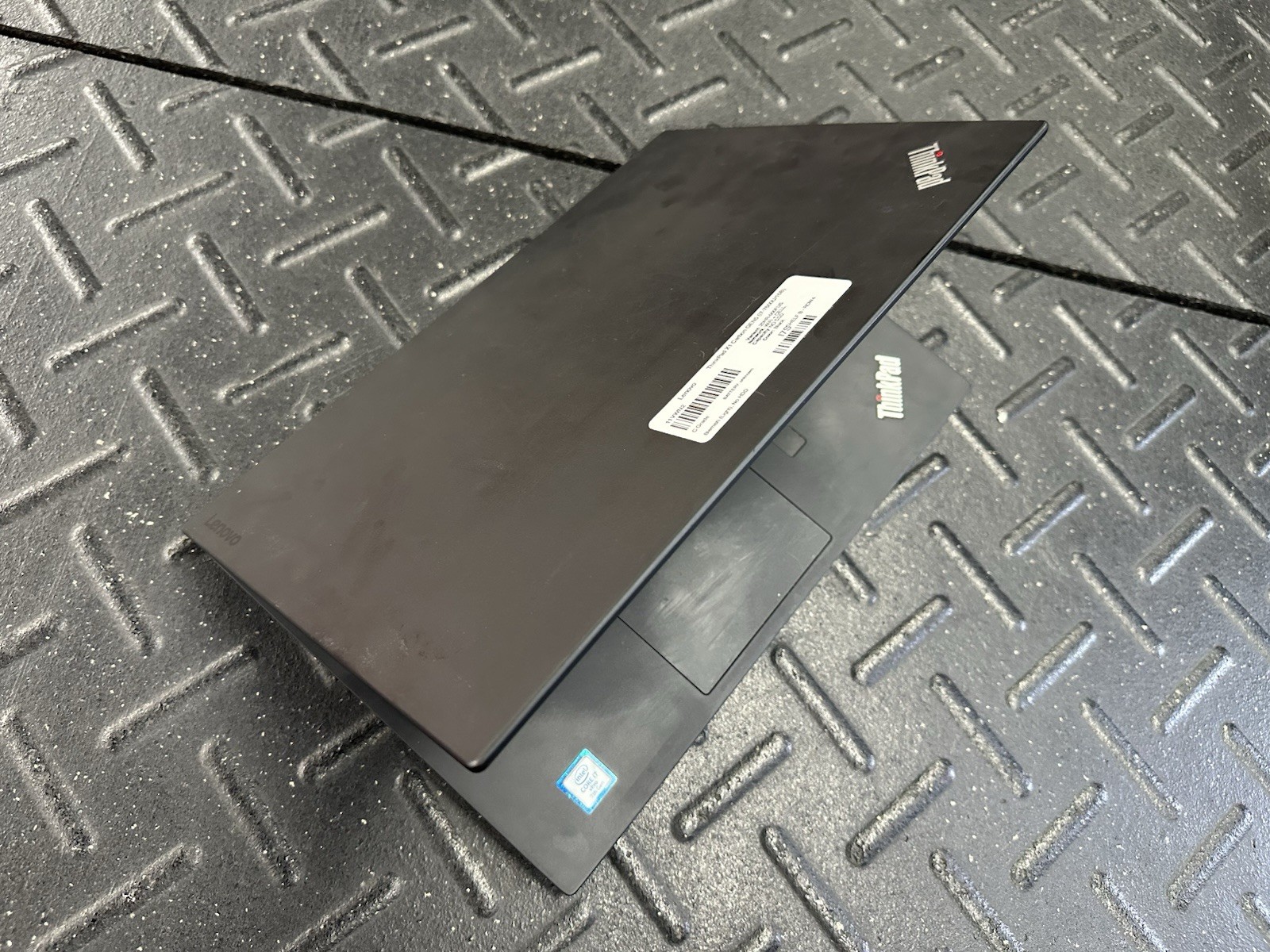 Lenovo ThinkPad X1 Carbon 14″ GEN 5 – i7-7600U 16GB RAM *NO SSD* – READ! Laptop