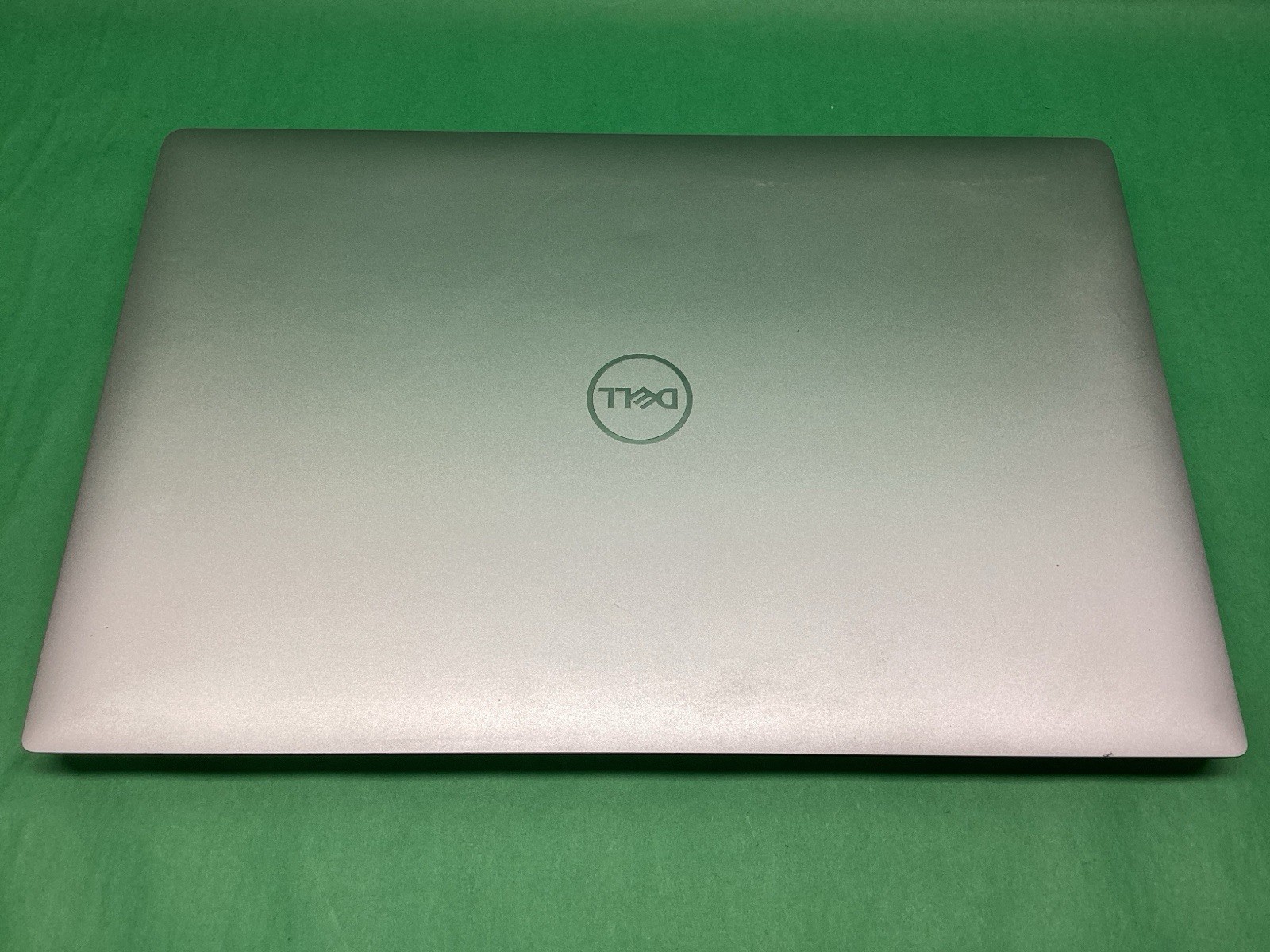 Dell XPS 15 7590 – Intel i7 9750H – NO SSD – POWERS ON – UNTESTED