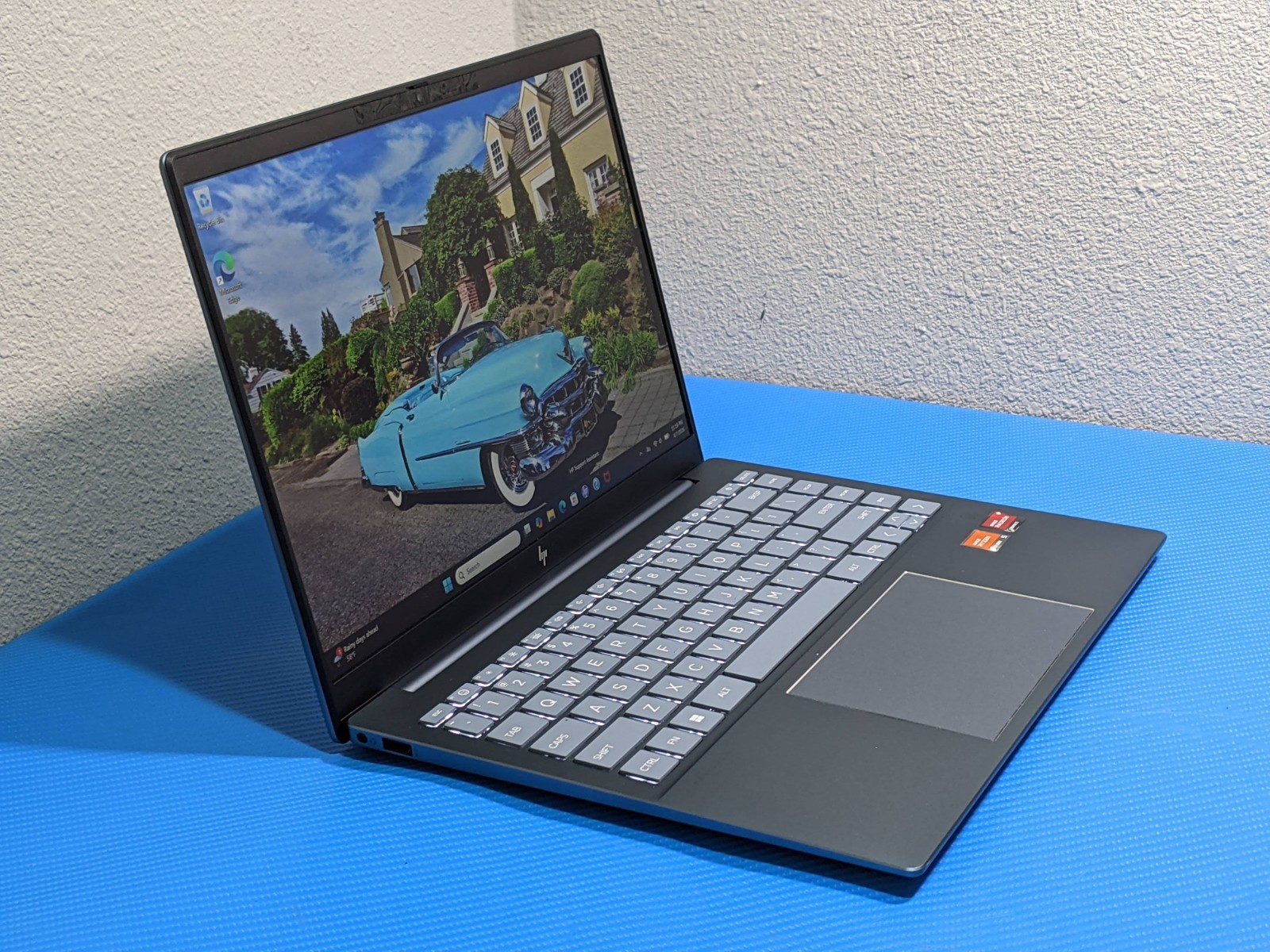 HP Pavilion Plus 14-ey0023dx 14″ WQXGA Ryzen 5 7540U 3.2GHz 16GB 512GB SSD +PA