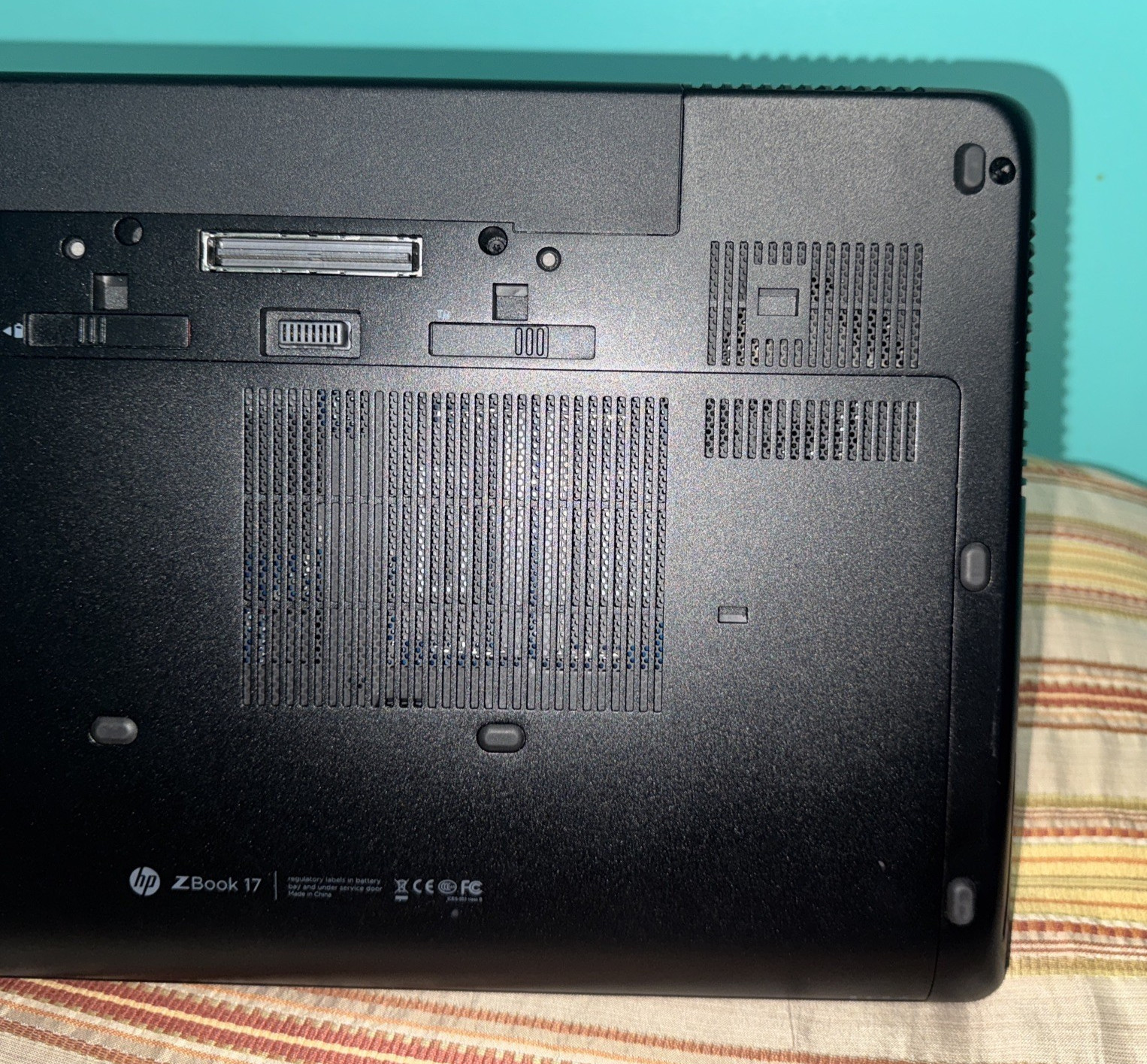 HP ZBOOK 17 G1 (i7-7820HQ 3.90GHZ, 512GB SSD, No RAM, Quadro P3000) FOR PARTS