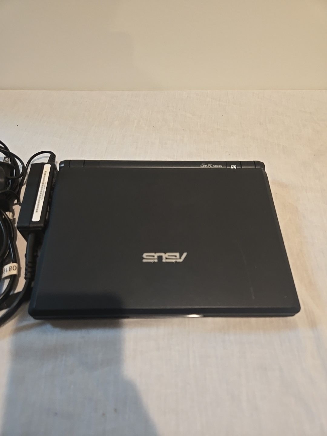 ASUS Eee PC 900 Black Netbook Computer Intel 1GB Ram w/ Charger Linux