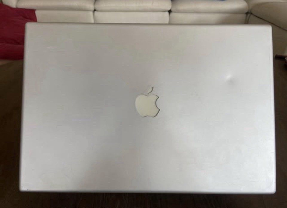 💻🔥 X2 Vintage 17” Silver MacBook Pro (2008) – Rare Large Screen Bundle 🔥💻