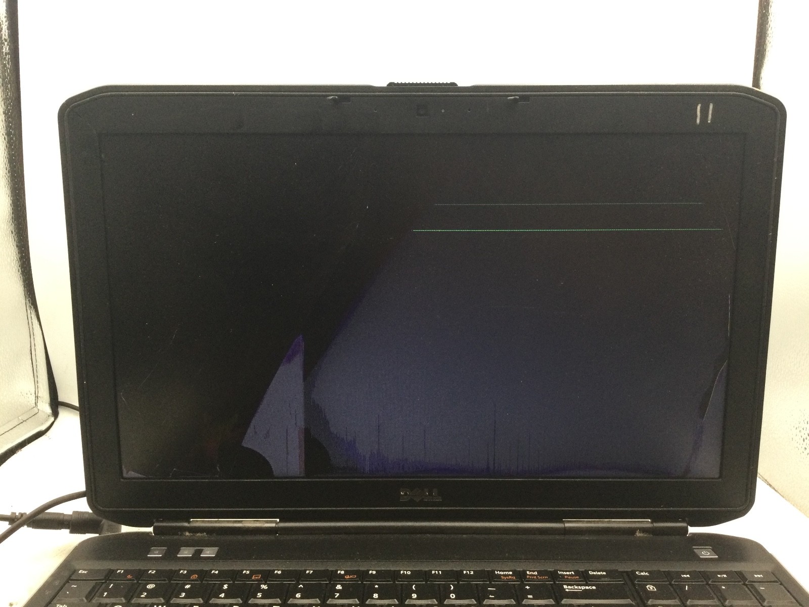 DELL LATITUDE E5530 – FOR PARTS/BAD LCD – INTEL I5 – NO RAM -READ DESCRIPTION-BB